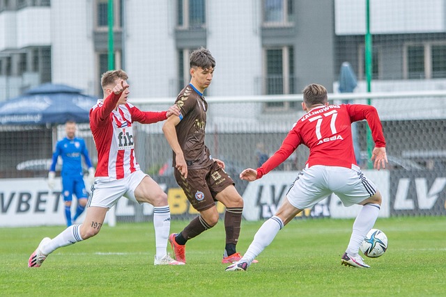 讓利茲聯難 讓利茲聯難